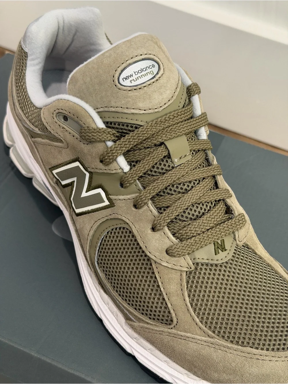 New Balance 2002R 'Olive/White' (M2002RJG) US Size 11 Mens